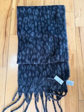 GAP Black and Gray Fuzzy Leopard-Print Fringe Scarf